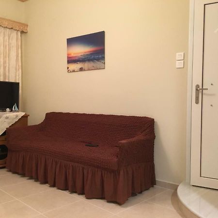Pachi Seaside Apartment Bagian luar foto