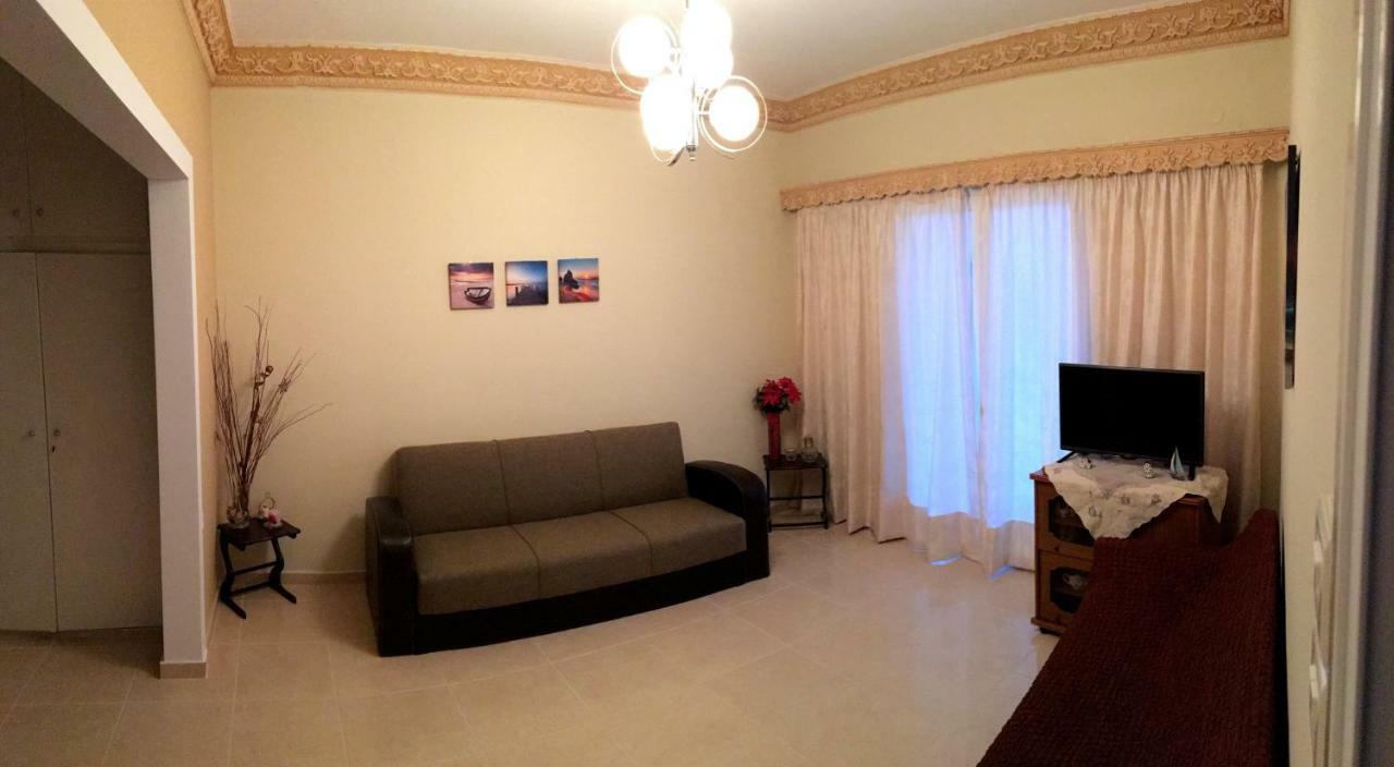 Pachi Seaside Apartment Bagian luar foto